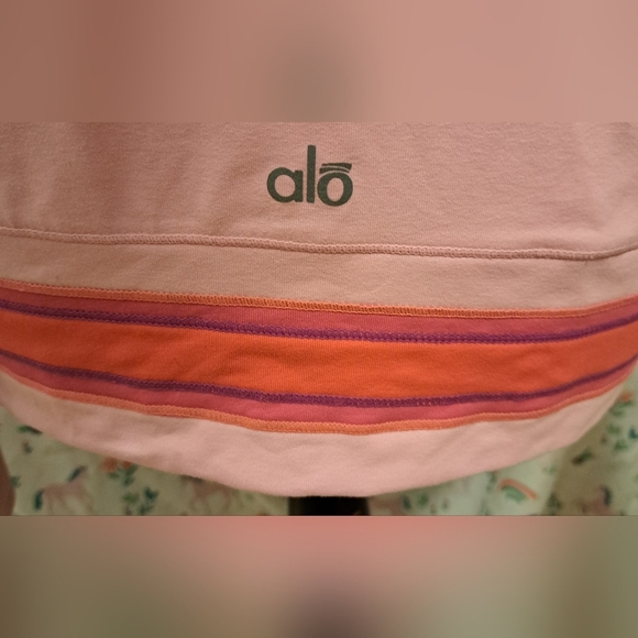 EUC Y2K Alo Yoga Baby Pink Casual Comfy Exercise Gym Hoodie Top SZ M - Picture 4 of 8